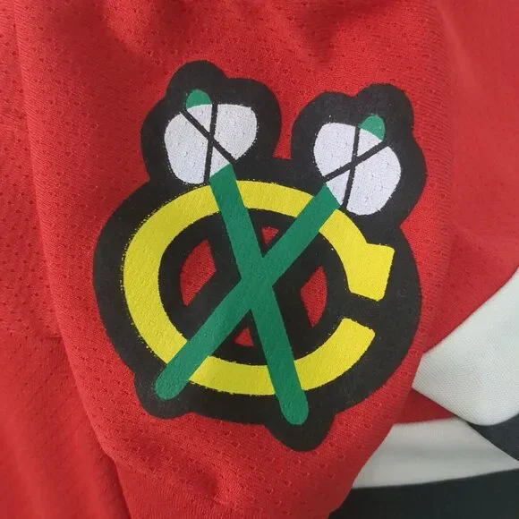 NHL Red Blackhawks Women's Jersey - Picture 6 of 6